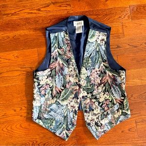 Vintage Tabi Tapestry Vest Small (36" Chest)